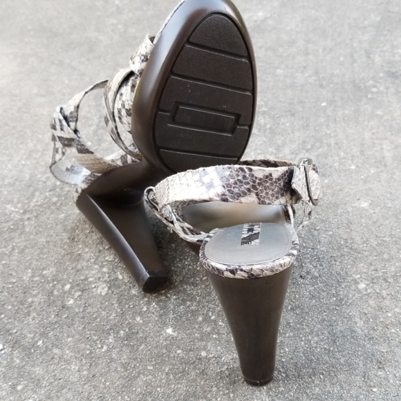 Bandolino strappy heel - Picture 4 of 4